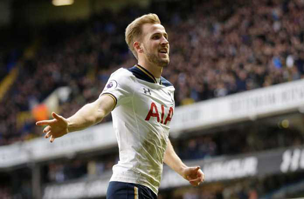 Legenda Arsenal Minta Kane Pergi dari Spurs Sebelum Derby