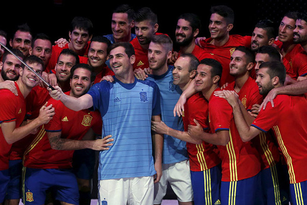 BANDARTARUHANSBOBET.BIZ - Spanyol Terancam Keluar Dari Piala Dunia 2018 Karena Korupsi - Berita mengejutkan kembali muncul menjelang gelaran Piala Dunia 2018. Kali