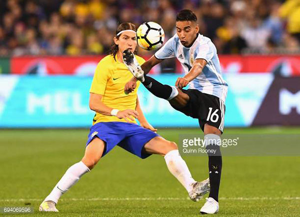 Bikin Blunder Bek Muda Argentina Ini Pertimbangkan Untuk Pensiun Dini
