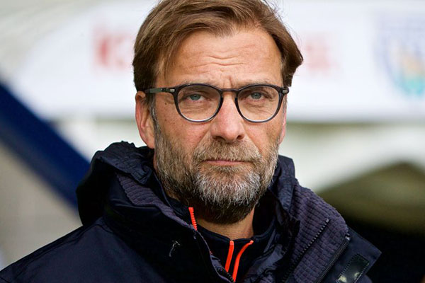 Jurgen Klopp Dapat Hadiah Kue Usai Liverpool Menang