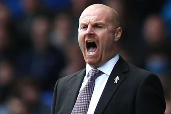 Suara Seksi Manajer Burnley Berasal dari Makan Cacing