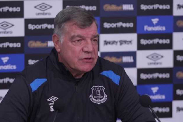 Sam Allardyce Ikhlas Dicemooh Oleh Suporternya Sendiri