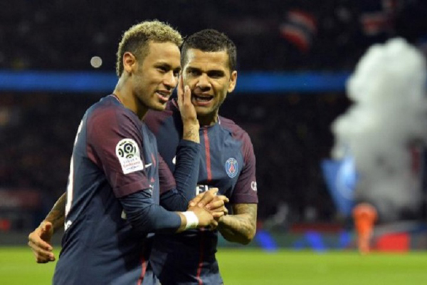 Neymar Harus Keluar Dari Bayang Bayang Messi Ungkap Alves