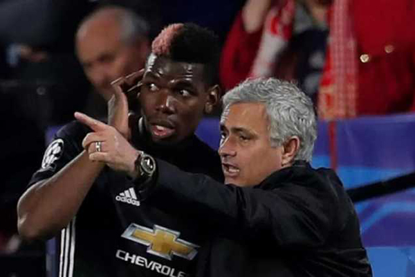 Jose Mourinho Ingin Paul Pogba Ikuti Cara Pemain Muda.BIZ - Jose Mourinho Ingin Paul Pogba Ikuti Cara Pemain Muda - Pelatih Manchester United, Jose Mourinho, berharap Paul Pogba mau dengarkan instruksinya setelah keduanya dikabarkan bertengkar dalam sesi latihan.