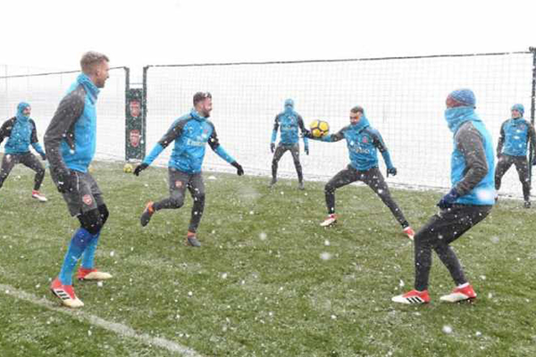 Arsenal Persiapkan Laga vs Manchester City di Tengah Hujan Salju