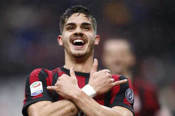 Andre Silva Ogah Tinggalkan AC Milan Usai Cetak Gol Lagi