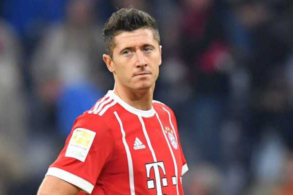 Bayern Munchen Pagari Robert Lewandowski Dari Manchester United